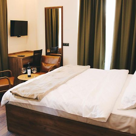 Hotel Rozafa Suhareke Extérieur photo
