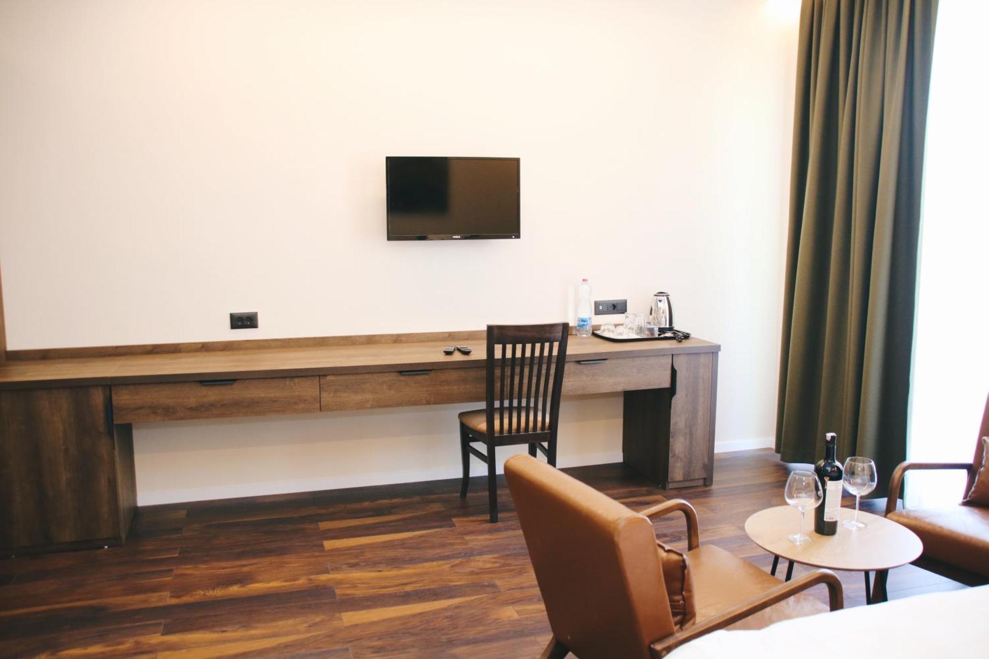 Hotel Rozafa Suhareke Extérieur photo