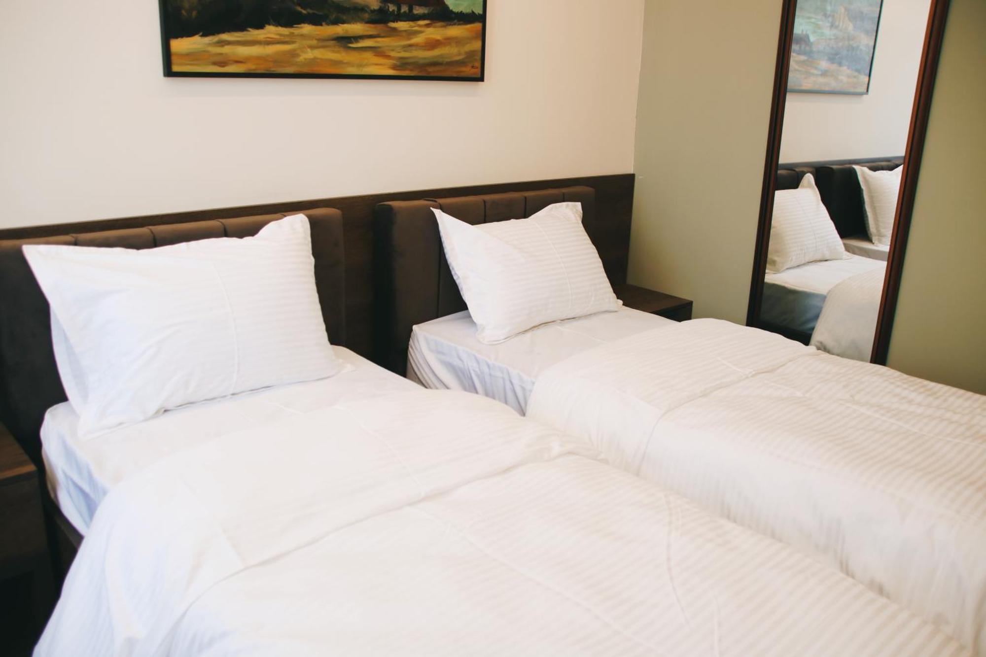 Hotel Rozafa Suhareke Extérieur photo