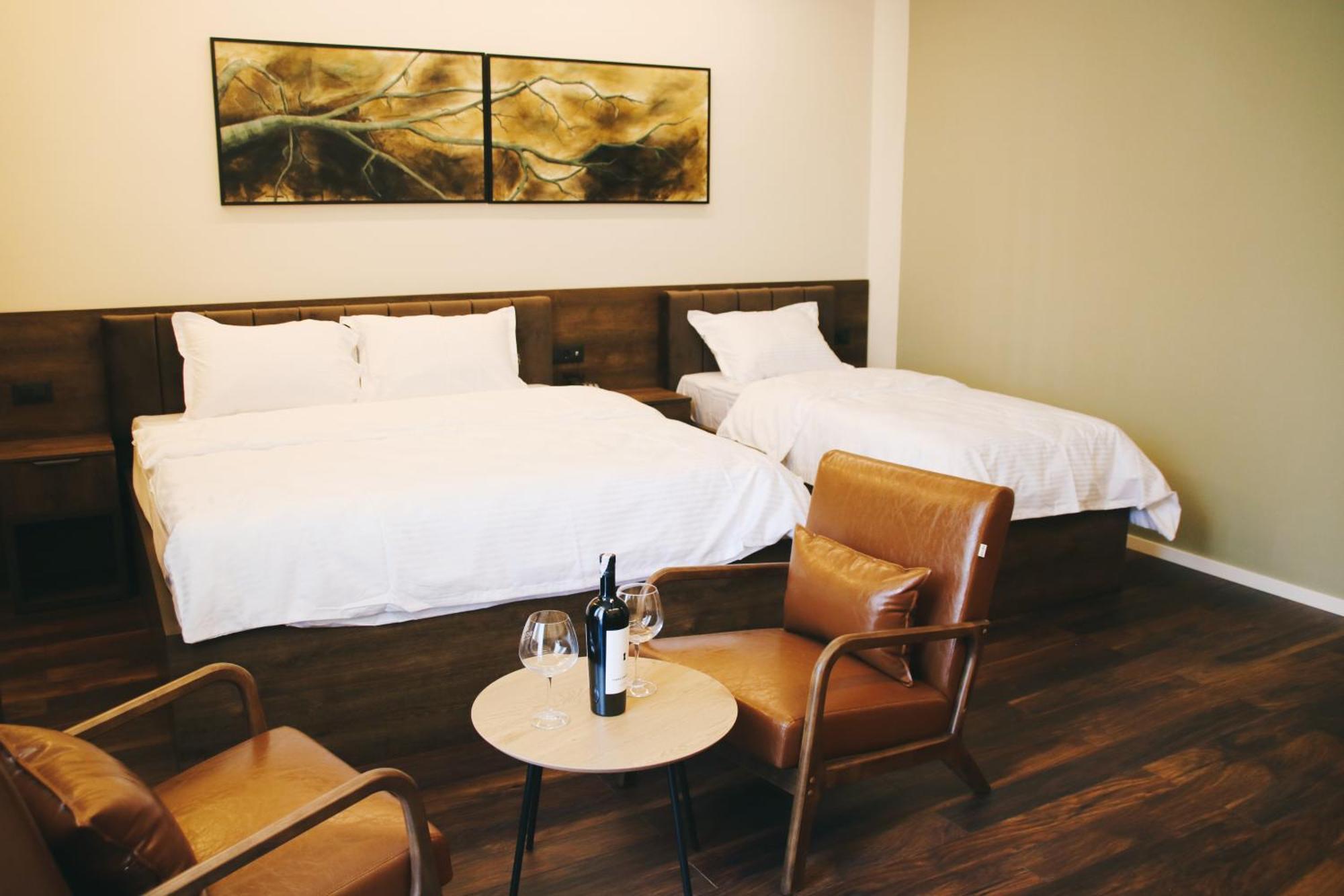 Hotel Rozafa Suhareke Extérieur photo